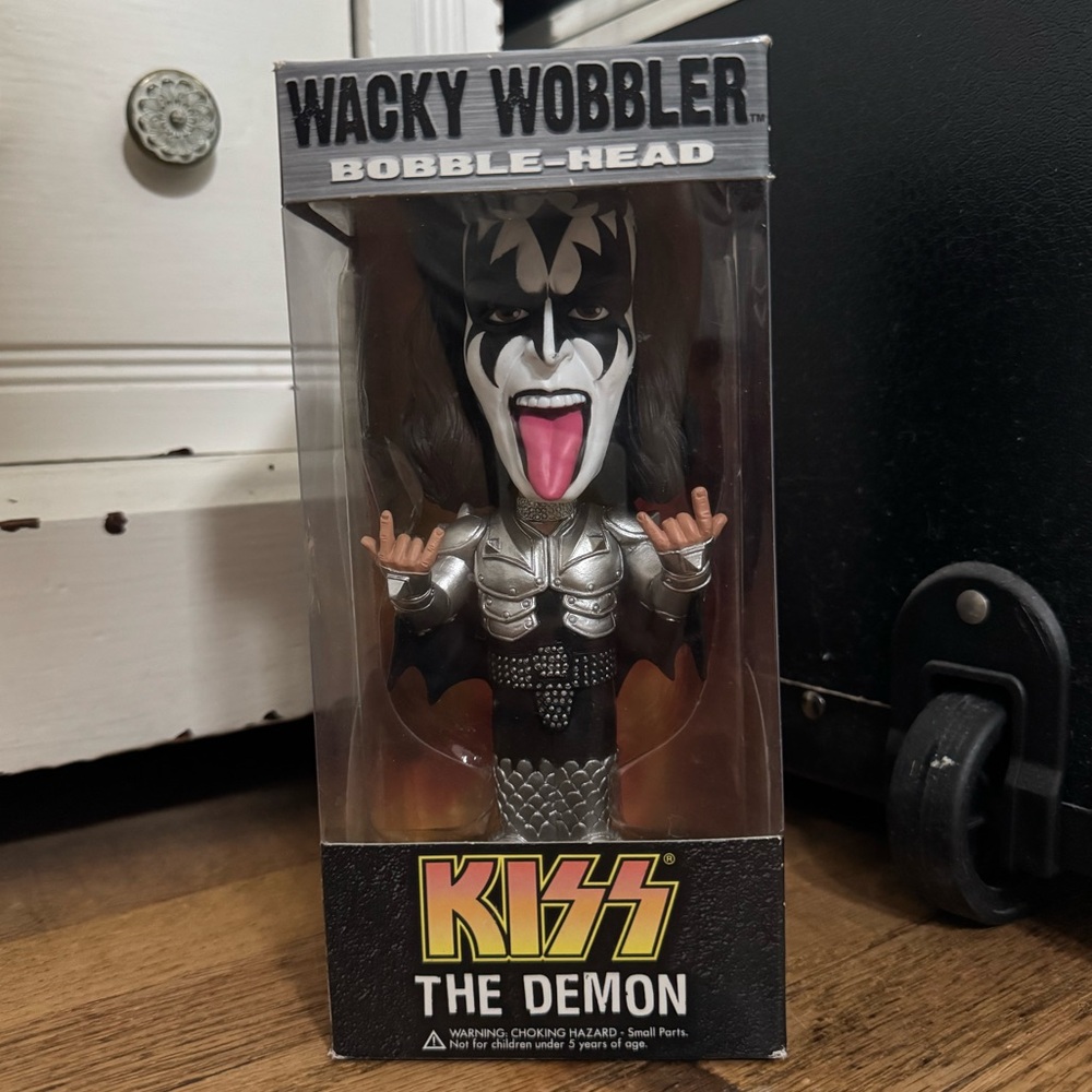 Funko Wacky Wobbler Kiss The Demon